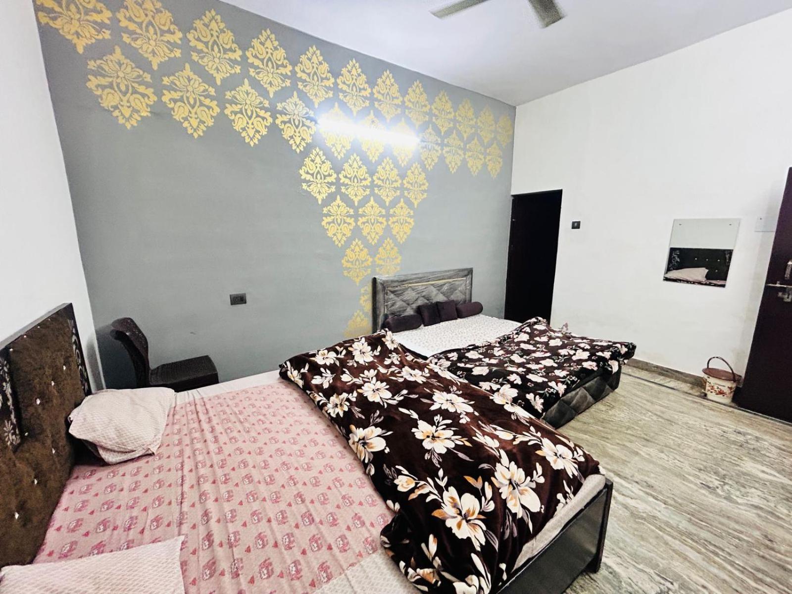 Agrawal Inn Guest House Mathura Eksteriør billede