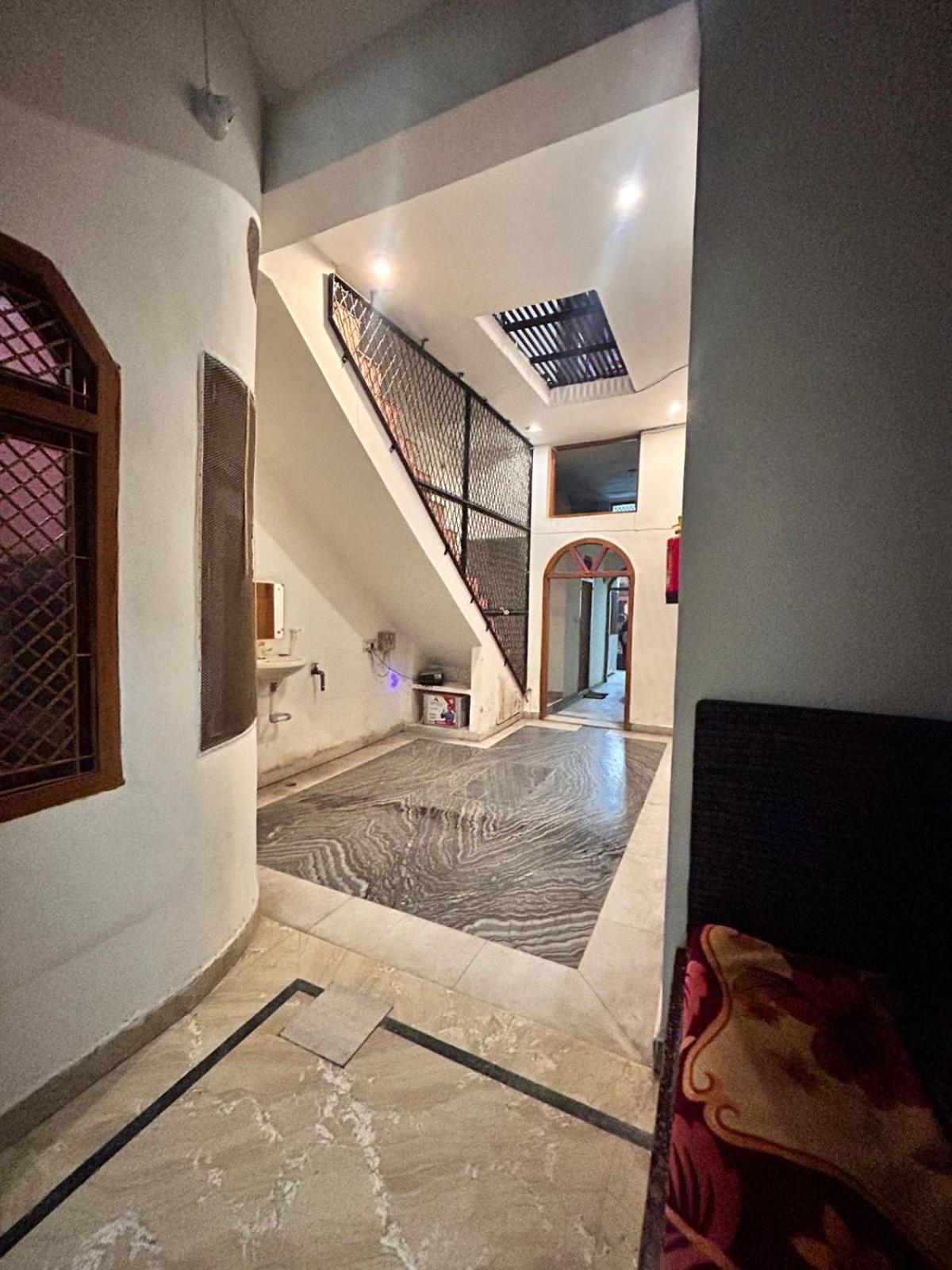Agrawal Inn Guest House Mathura Eksteriør billede