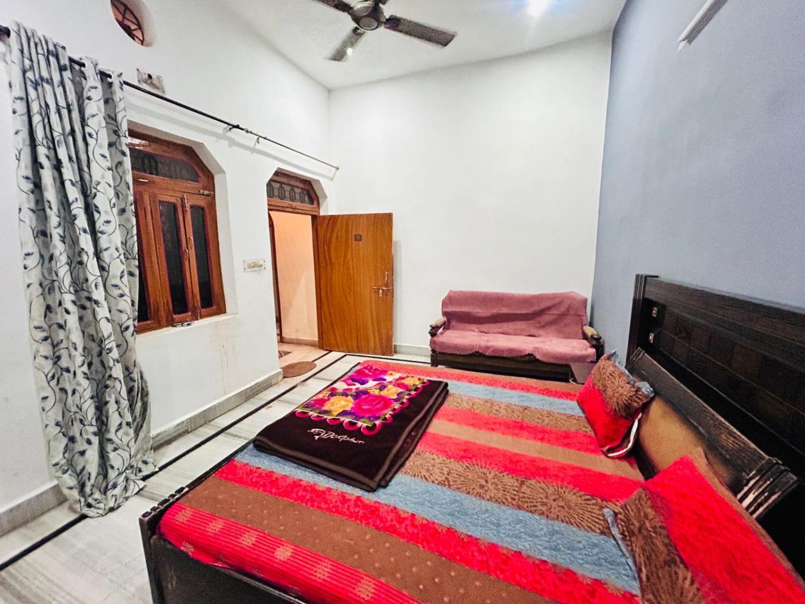Agrawal Inn Guest House Mathura Eksteriør billede